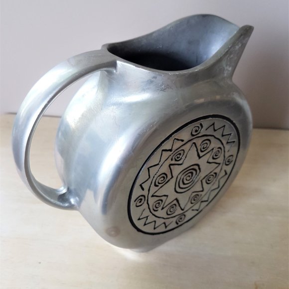 Pewter Wilton Armetale water pitcher. - Picture 5 of 5